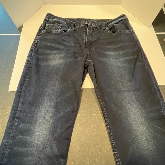 Mixed batch of Buffalo jeans for men worn once/few times only. Great condition!! - Picture 15 of 16